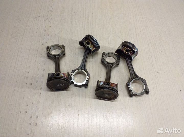 Поршень с шатуном Volkswagen Polo седан 1.6 CFN