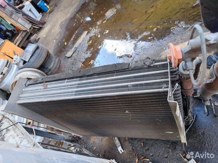 Радиатор с рефрижекторной установки Thermo King