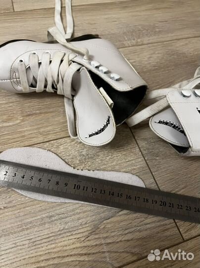 Коньки фигурные 27 р