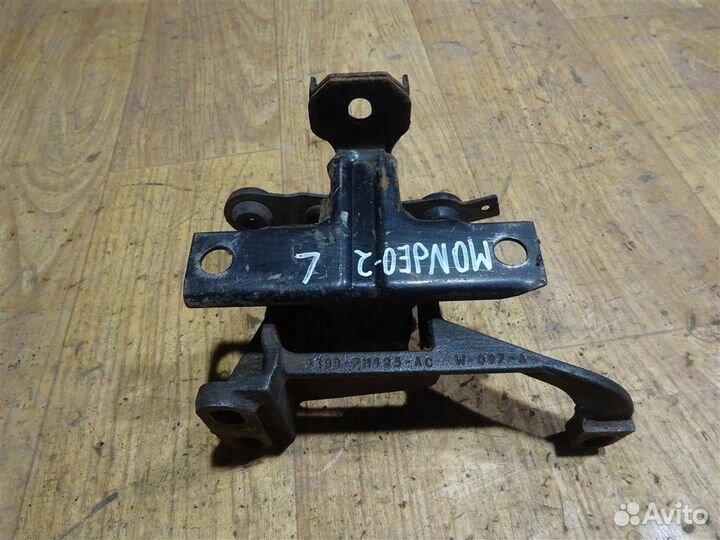 Опора двигателя левая Ford Mondeo II 1996-2000