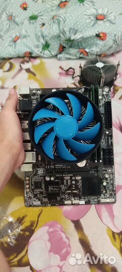 Материнская плата с процессором i3 7100, 8gb