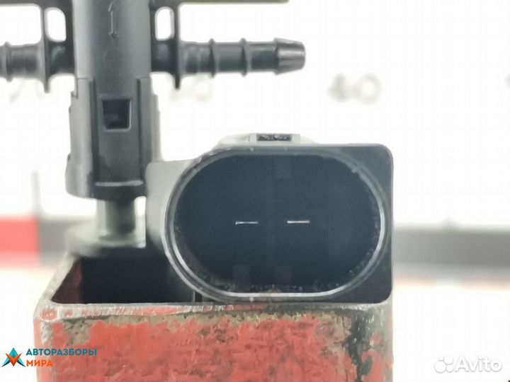 Форсунка Volkswagen Passat B6 2010 03L130277