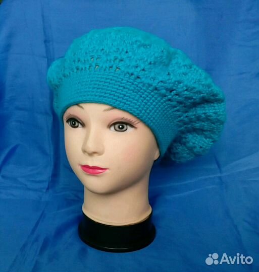Женский вязаный берет авторской работы