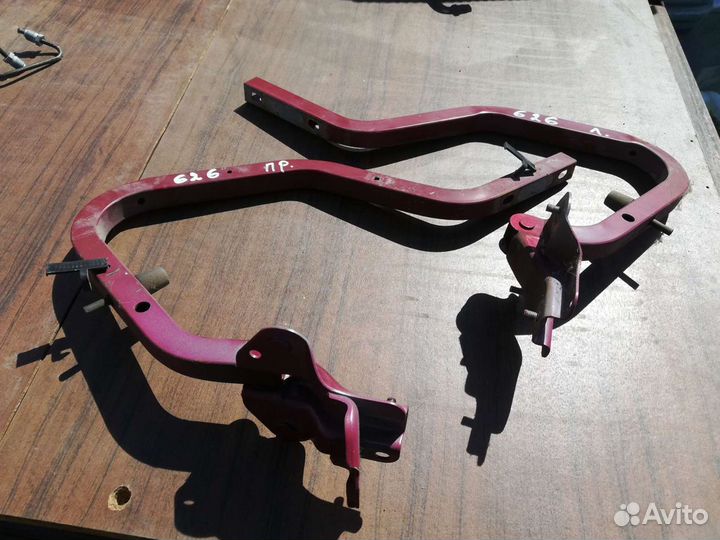 Петля крышки багажника Мазда 626 GE