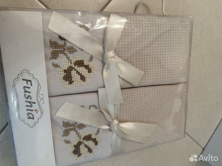 Полотенца разные новые