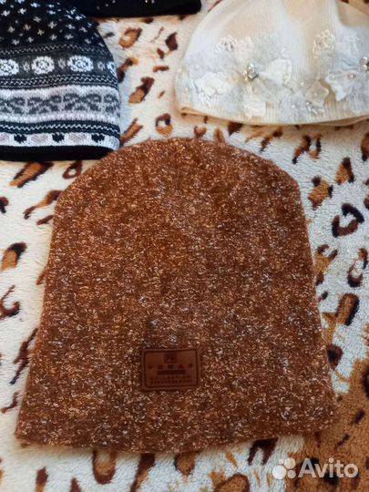 Шапки и перчатки женские
