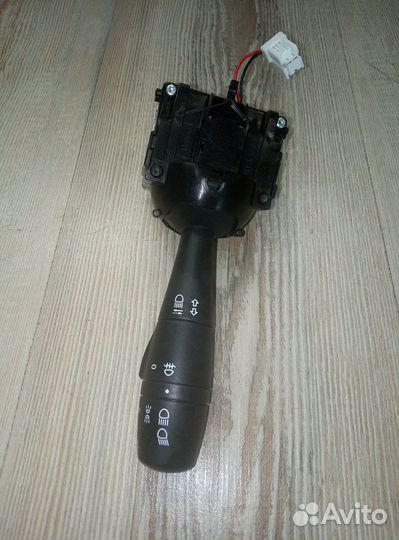 Подрулевой переключатель Renault logan 2 Лев