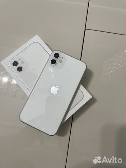 iPhone 11, 64 ГБ