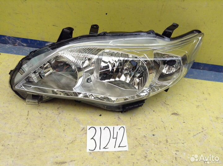 Toyota Corolla E150 рестайлинг Фара правая и левая