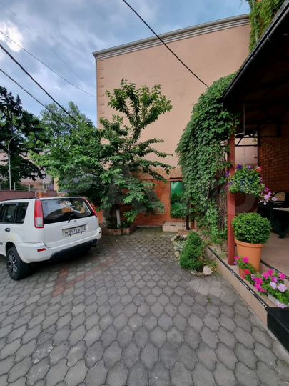 Дом 270 м² на участке 3,3 сот.