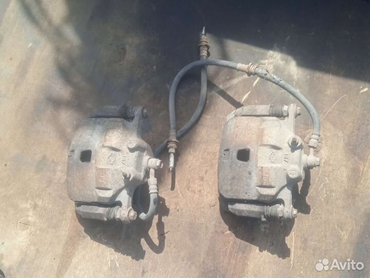 Суппорт передний Nissan Sunny b15