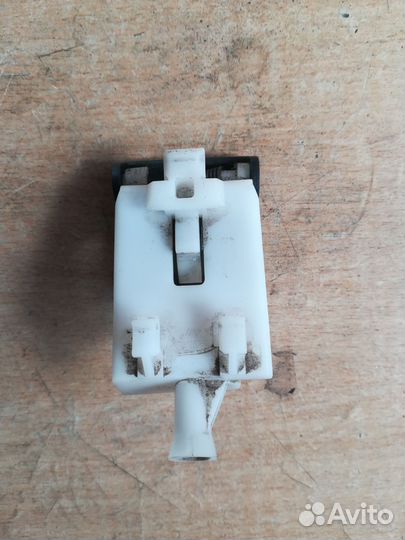 Ручка открывания капота Toyota Corolla E150