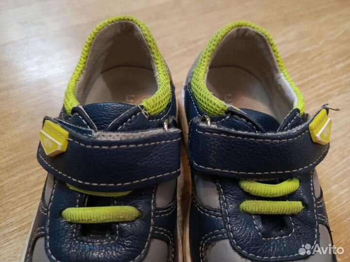 Кроссовки детские