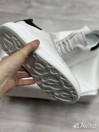 Кеды Alexander Mcqueen мужские белые черным кож