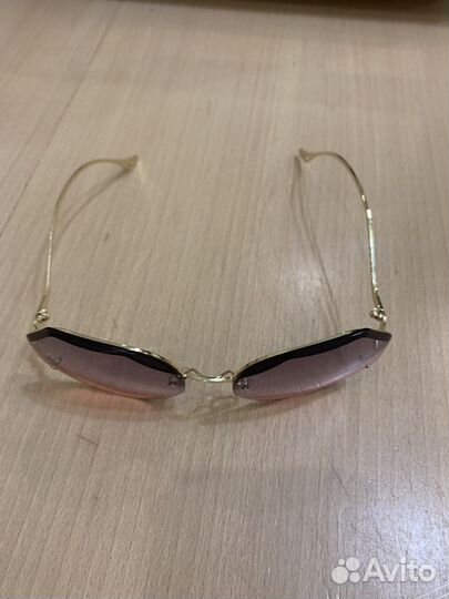 Солнцезащитные очки