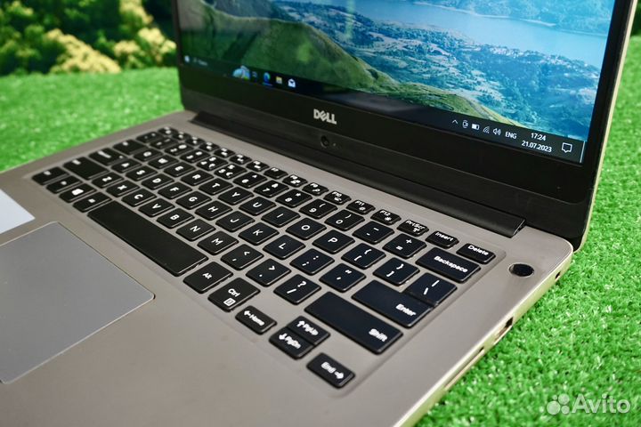 Стильный ультрабук Dell / Intel Core i5 / SSD