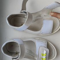 Босоножки для девочки,кожаные 26 размер