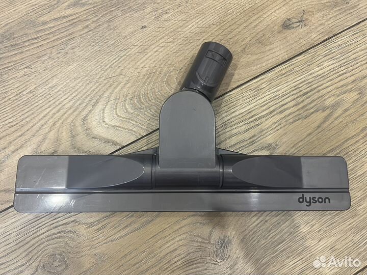 Щетка паркетная dyson