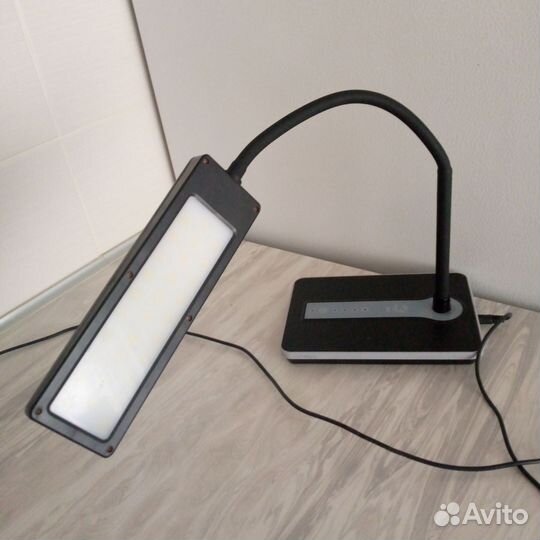 Лампа настольная