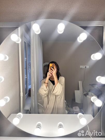 Гримерное зеркало с LED лампами в салон