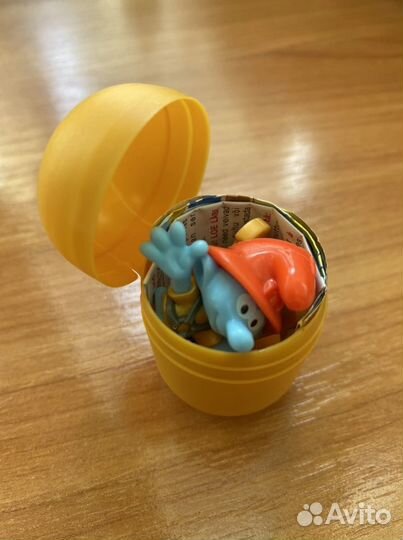 Киндеры смурфики и бегемотики