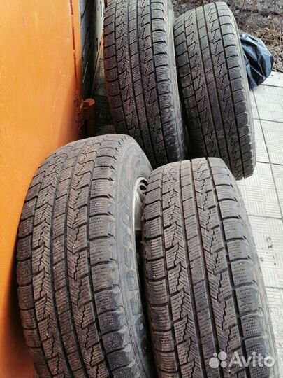Roadstone Winguard Ice 205/70 R15