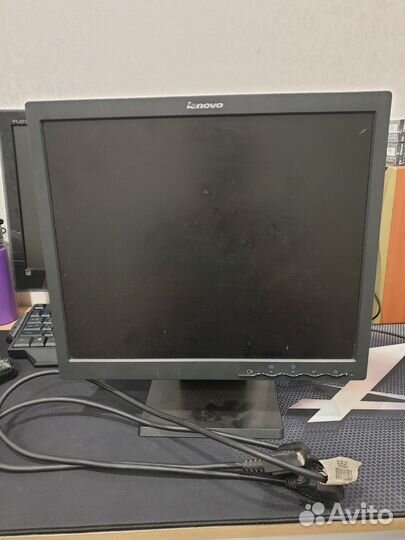 Монитор lenovo