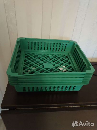 Ящики пластик с крышкой