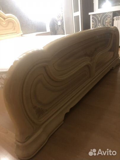 Кровать с тумбами и комод