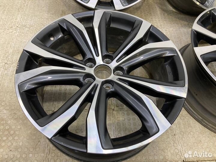 Комплект литых дисков R20 Lexus RX 4