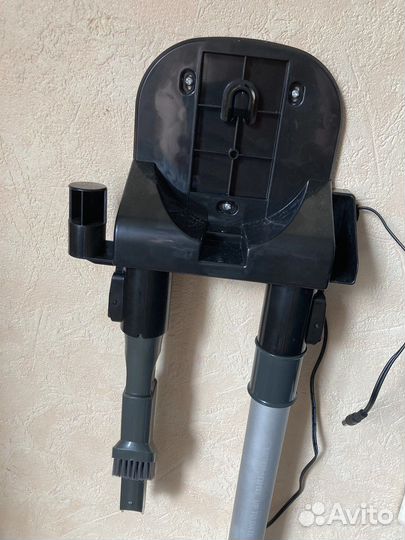 Пылесос вертикальный беспроводной redmond RV-UR362