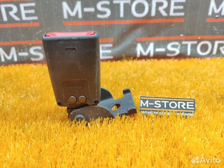 Замок ремня безопасности задний левый Bmw 6-Series