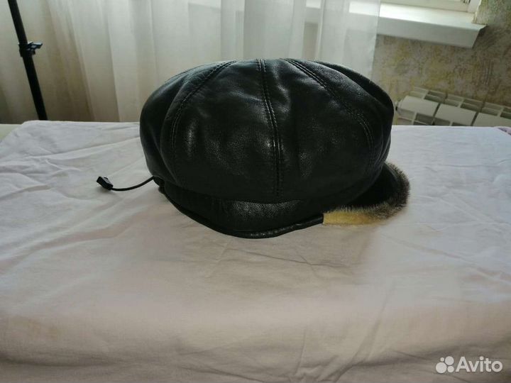 Кепка кожаная женская демисезонная