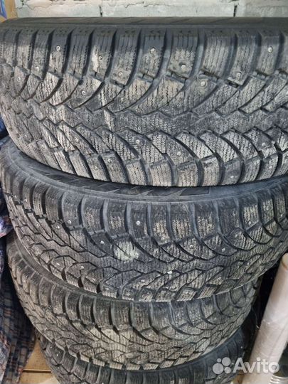 Formula Ice 215/60 R17