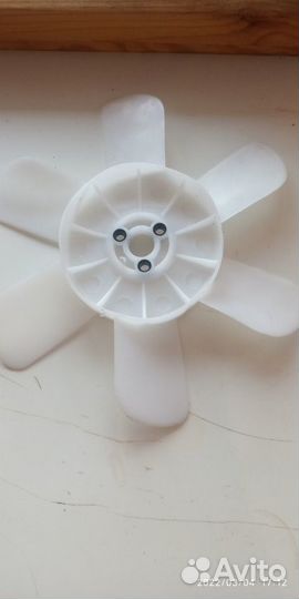 Вентилятор охлаждения двигателя