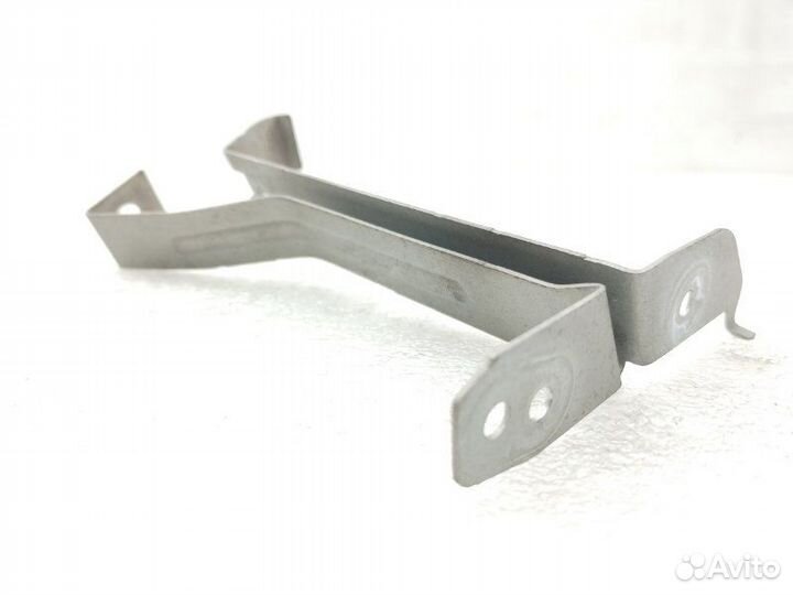 Кронштейн бампера передний правый Mercedes-Benz