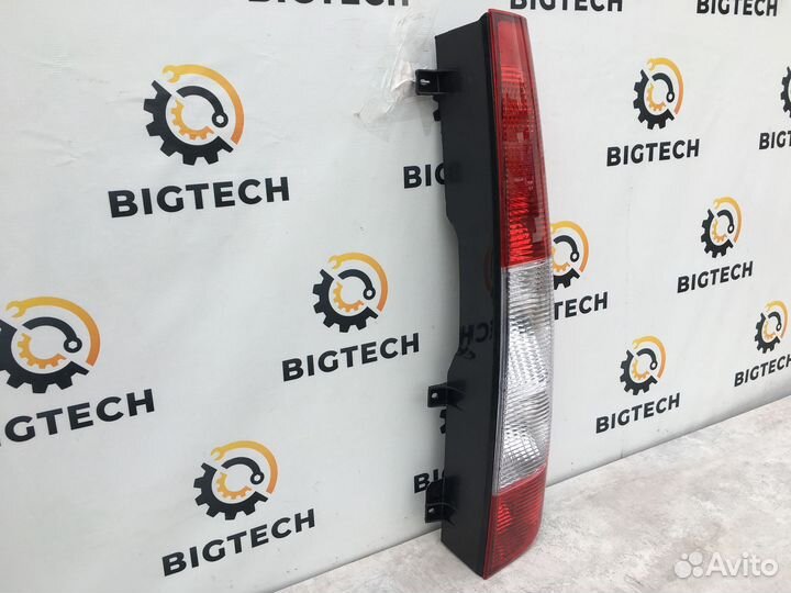 Фонарь задний правый Mercedes
