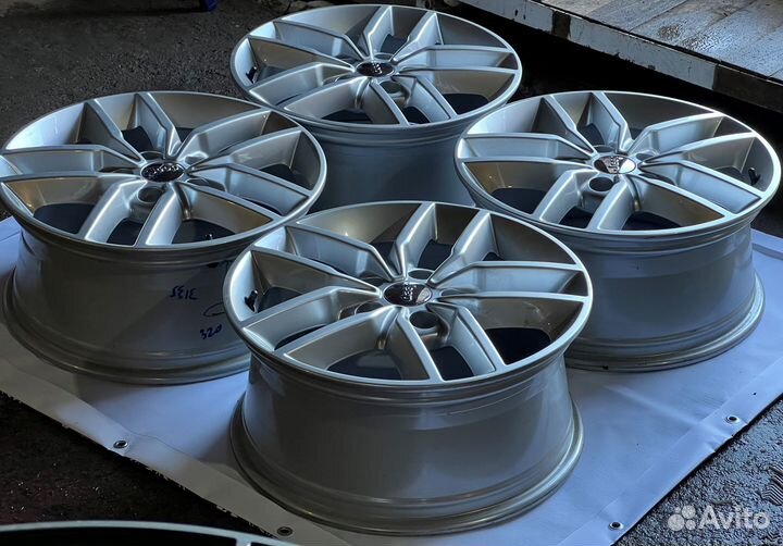 Оригинальные R18 5x127 Jeep WK2 2 Рестайл