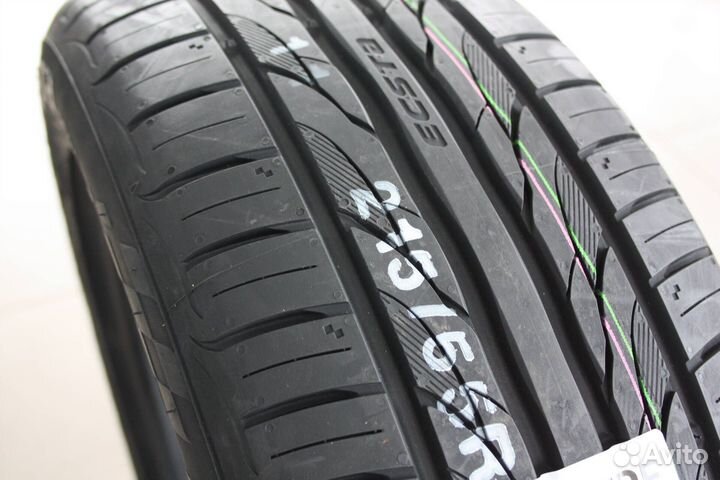 Kumho Ecsta PS31 215/55 R17 94W