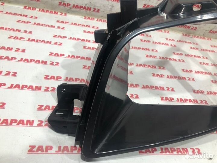 Рамка фары левая Toyota Town Ace Noah