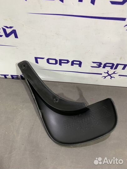 Брызговик Задний Правый Hyundai Santa Fe 2