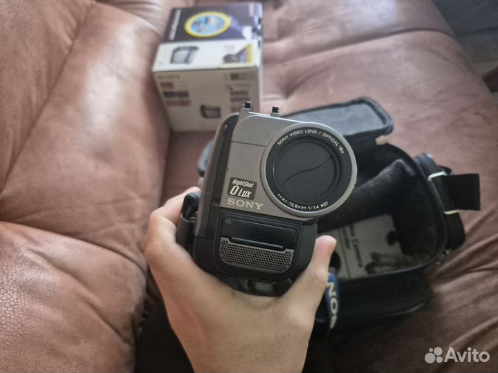 Камера sony Handycam CCD-TR512E