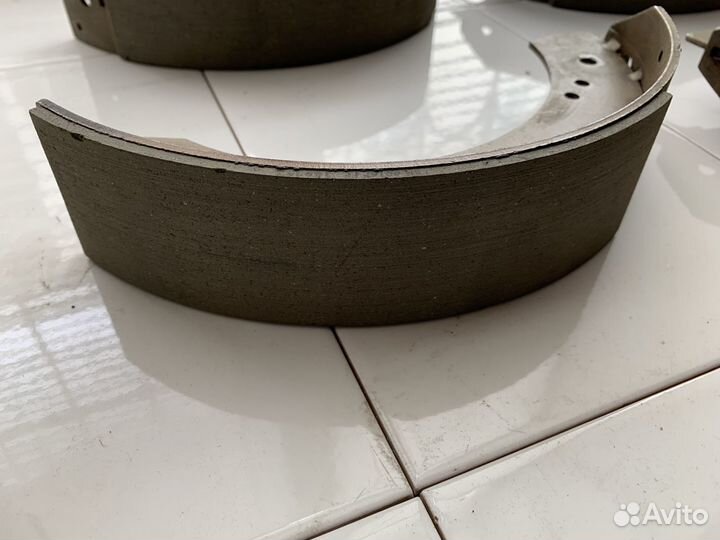 Колодки тормозные задние Land Rover Defender 90