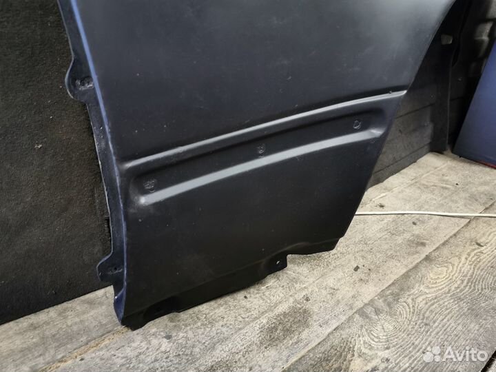 Крыло переднее правое на Mercedes W124 E500