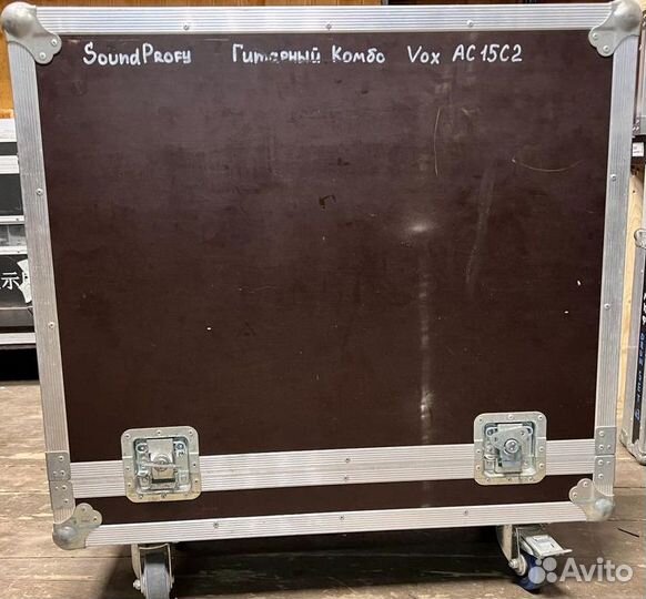 Гитарный ламповый комбо Vox AC15C2