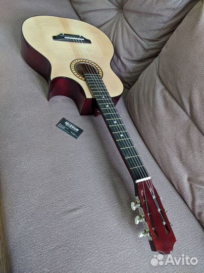 Гитара с чехлом