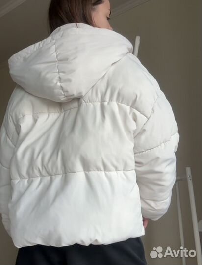 Куртка белая осень-зима-весеа