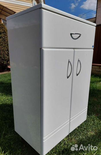 Тумба в ванну