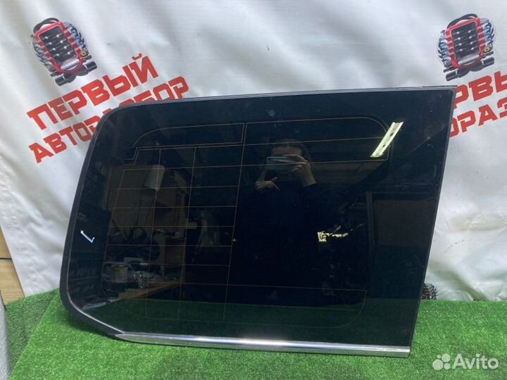 Форточка кузова правая Lexus Lx570 2008
