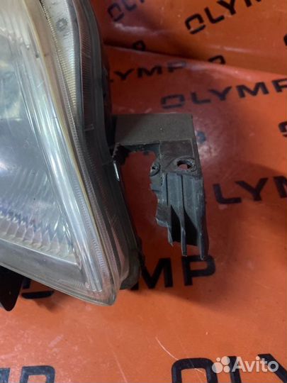 Фара правая Toyota Ractis SCP100 2SZ-FE